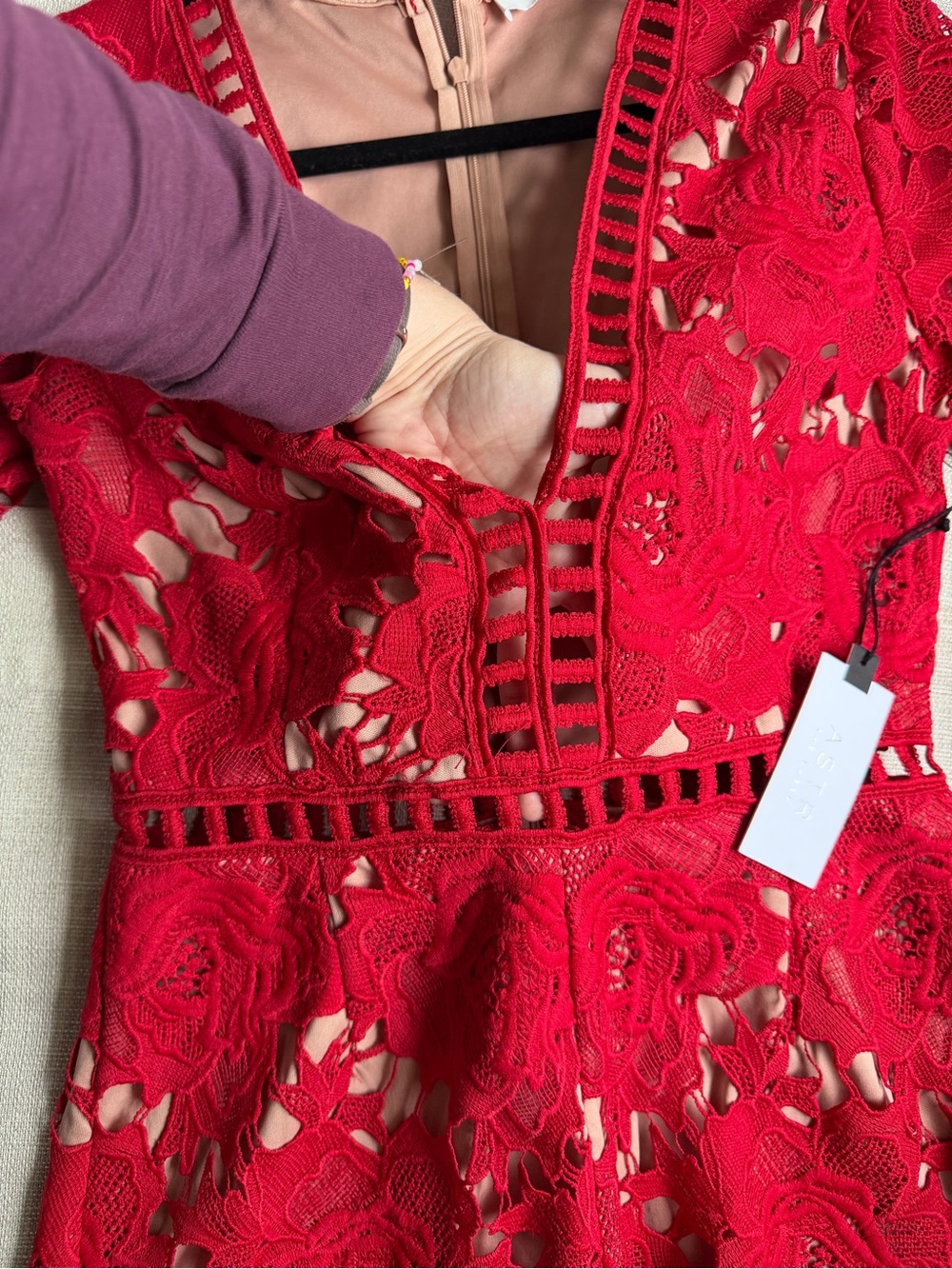 NWT Astr the Label Red Lace V-Neck Romper - Small - Picture 10 of 10